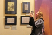 Посетители выставки, посвященной Канту, в Калининградском историко-художественном музее.