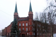 Здание госпиталя Святого Георга в Калининграде, центральный вход