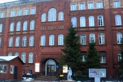 Здание госпиталя Святого Георга в Калининграде, вход в центральный корпус КМРК