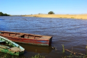 Лодки на реке Дейма в Калининградской области